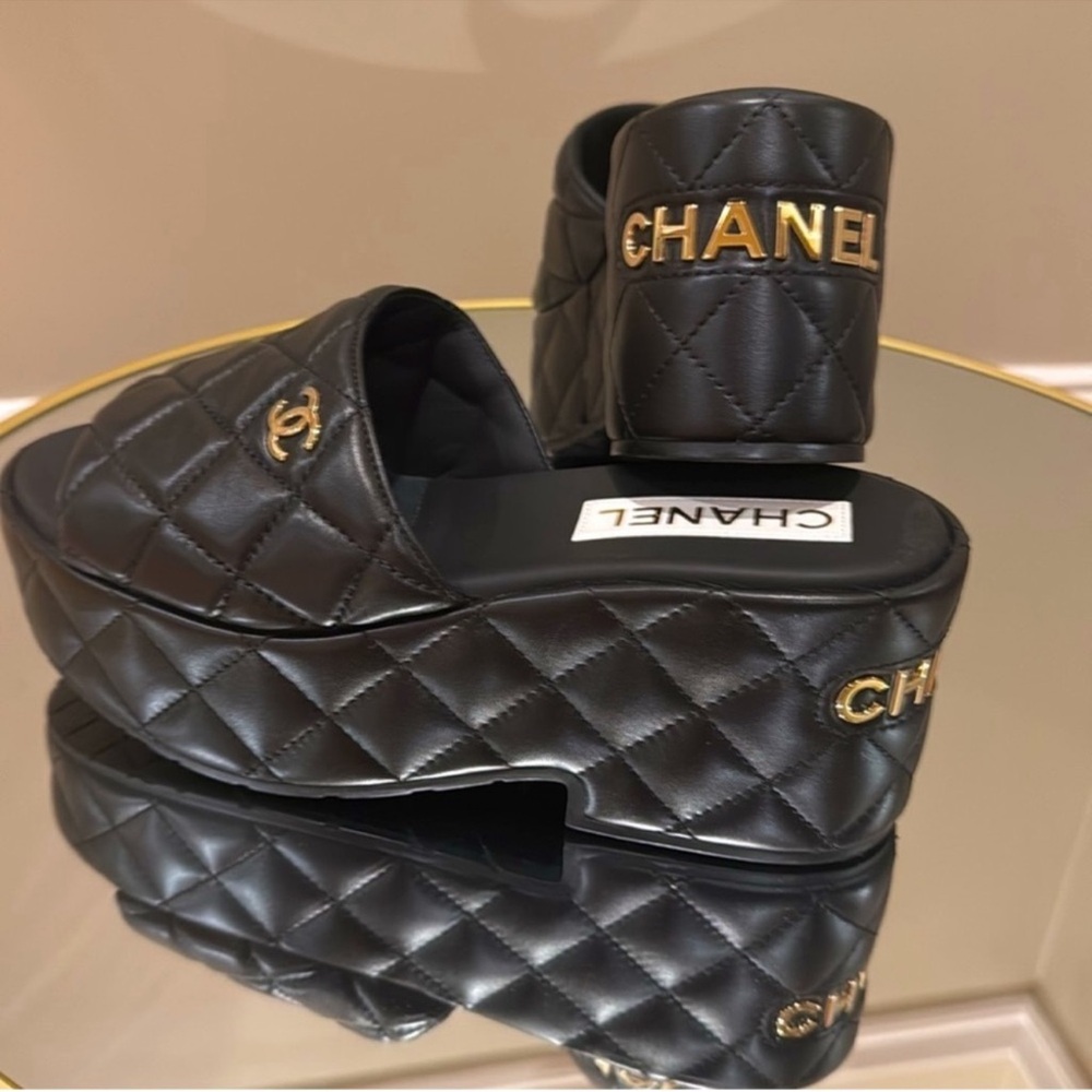 CHANEL DAD 23C Quilted Leather CC Logo Platform sandals slides mules sz 42 - Picture 3 of 17